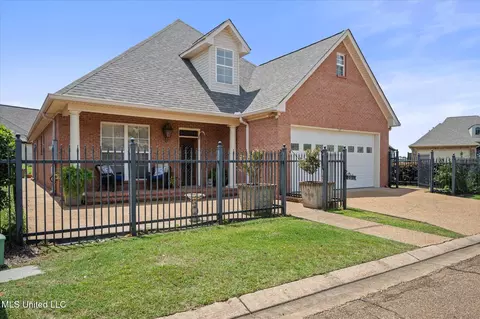 25 Savannah Cir, Brandon, MS 39047