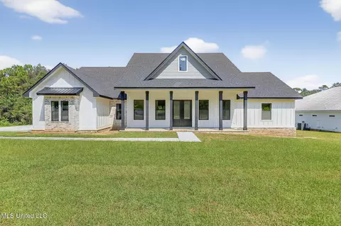 17759 Dogwood Cv, Biloxi, MS 39532