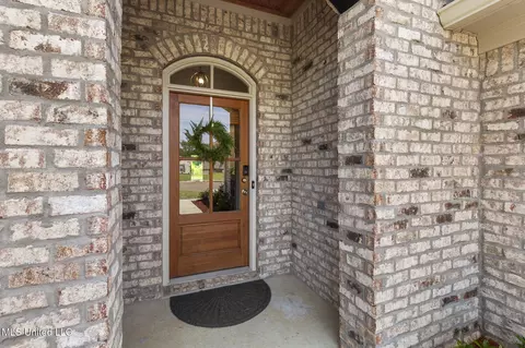 Entry Way - 123 Bailey Cv, Canton, MS 39046 photo 1 of 8