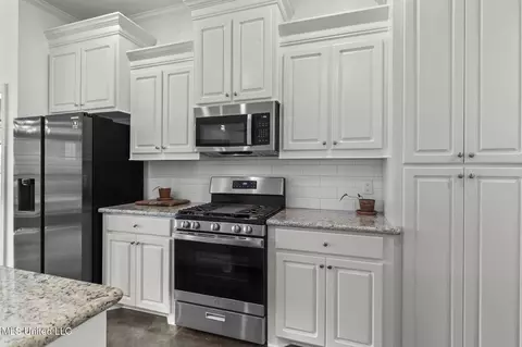 Kitchen - 123 Bailey Cv, Canton, MS 39046 photo 5 of 5