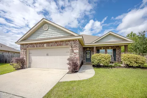 141 Clear Springs Cir, Ocean Springs, MS 39564