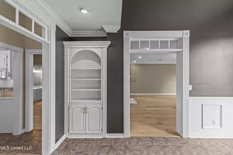 Entry Way - 123 Munich Dr, Madison, MS 39110 photo 6 of 9