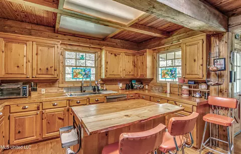 Kitchen - 106 Mcwilliams Dr, Terry, MS 39170 photo 7 of 7