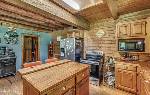 Kitchen - 106 Mcwilliams Dr, Terry, MS 39170 photo 3 of 7