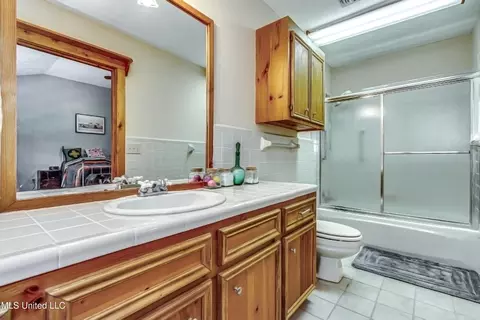 Bath - 106 Mcwilliams Dr, Terry, MS 39170 photo 6 of 8