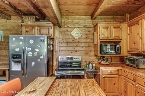 Kitchen - 106 Mcwilliams Dr, Terry, MS 39170 photo 4 of 7