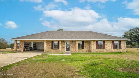 8 Skeeter Ln, Carriere, MS 39426