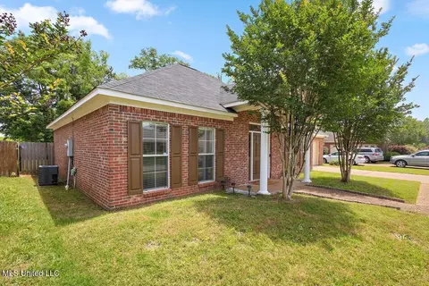 123 Sara Fox Dr, Brandon, MS 39047 photo 2