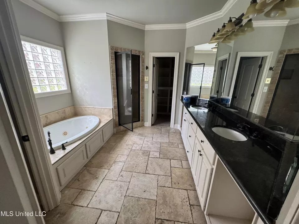 Bath - 314 Fox Holw, Canton, MS 39046 photo 1 of 1