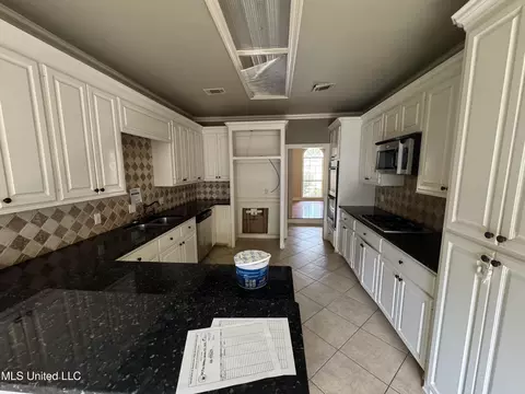 Kitchen - 314 Fox Holw, Canton, MS 39046 photo 1 of 1