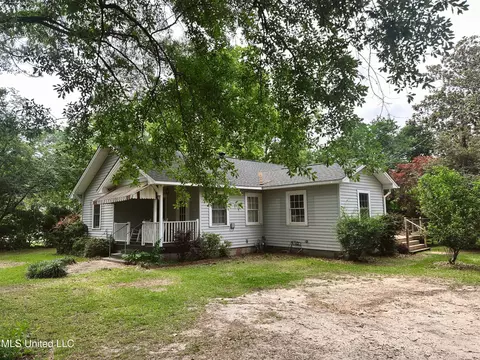 90 Holmes St, Lucedale, MS 39452 photo 2