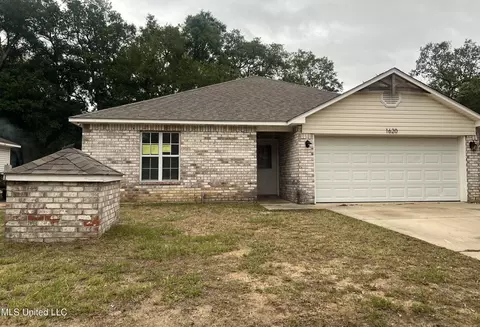 1620 Porpoise St, Ocean Springs, MS 39564