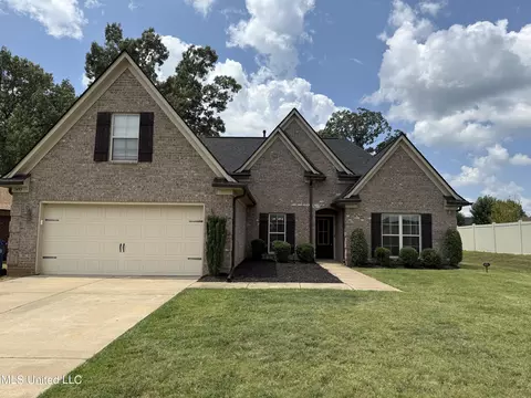 7497 Redberry Dr, Horn Lake, MS 38637