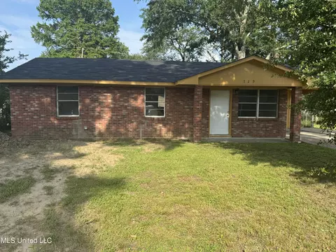 729 Kerry St, Greenville, MS 38703