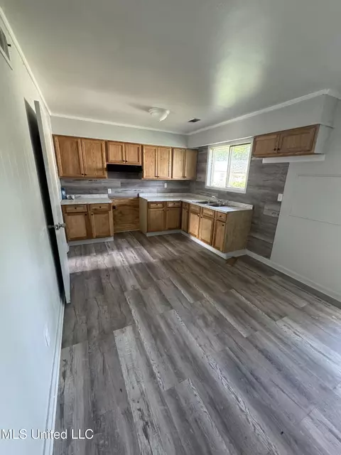 729 Kerry St, Greenville, MS 38703 photo 3