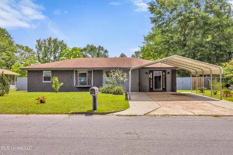 5608 Claresholm Dr, Gautier, MS 39553