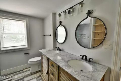 Bath - 3490 Sherrod Rd, Nesbit, MS 38651 photo 1 of 4