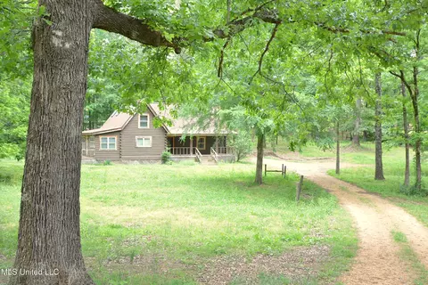 Exterior - 3490 Sherrod Rd, Nesbit, MS 38651 photo 2 of 13