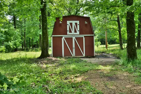 Exterior - 3490 Sherrod Rd, Nesbit, MS 38651 photo 10 of 13