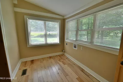 Entry Way - 3490 Sherrod Rd, Nesbit, MS 38651 photo 2 of 2