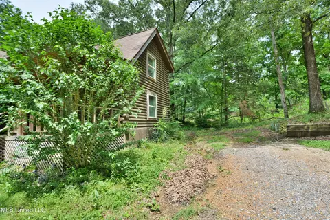 Exterior - 3490 Sherrod Rd, Nesbit, MS 38651 photo 9 of 13