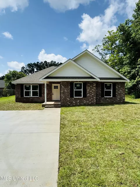 133 Maria St, Poplarville, MS 39470