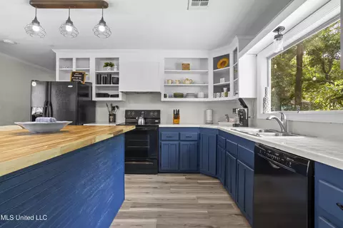 Kitchen - 114 Olson Ave, Long Beach, MS 39560 photo 4 of 5
