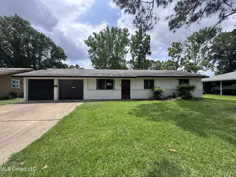 3327 Casa Grande Cir, Jackson, MS 39209