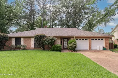 504 Hampton St, Clinton, MS 39056