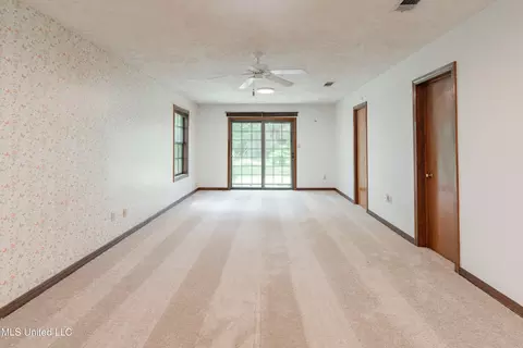 504 Hampton St, Clinton, MS 39056 photo 32
