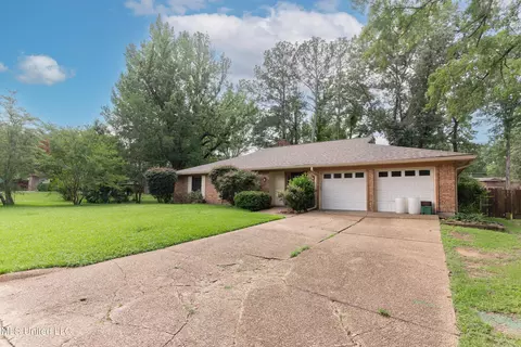 504 Hampton St, Clinton, MS 39056 photo 3