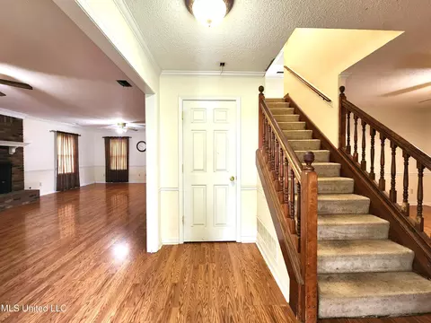 3850 E Plum Point Dr, Olive Branch, MS 38654 photo 2