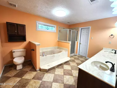 3850 E Plum Point Dr, Olive Branch, MS 38654 photo 15
