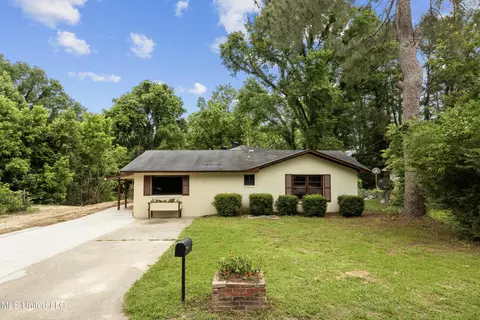 109 Starlight Dr, Vicksburg, MS 39180