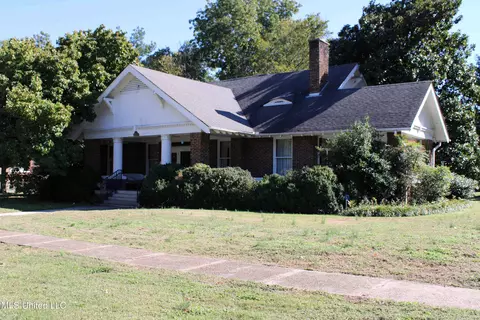 245 E College Ave, Holly Springs, MS 38635