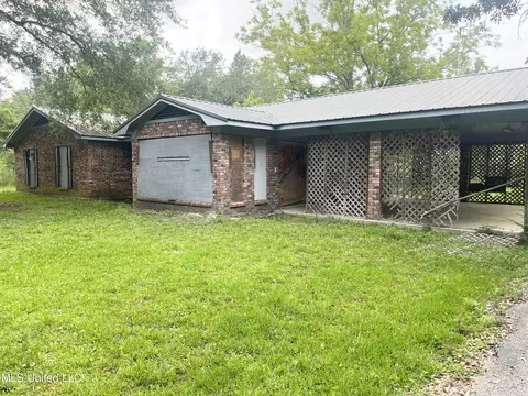 14920 Garrett St, Ocean Springs, MS 39565