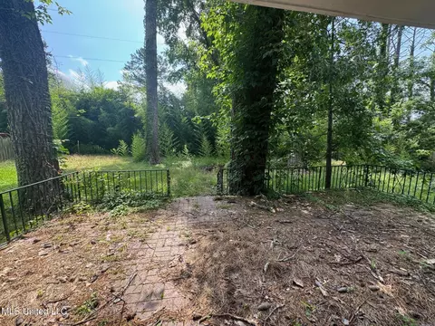 Exterior - 1870 Wisteria Dr, Jackson, MS 39204 photo 3 of 3