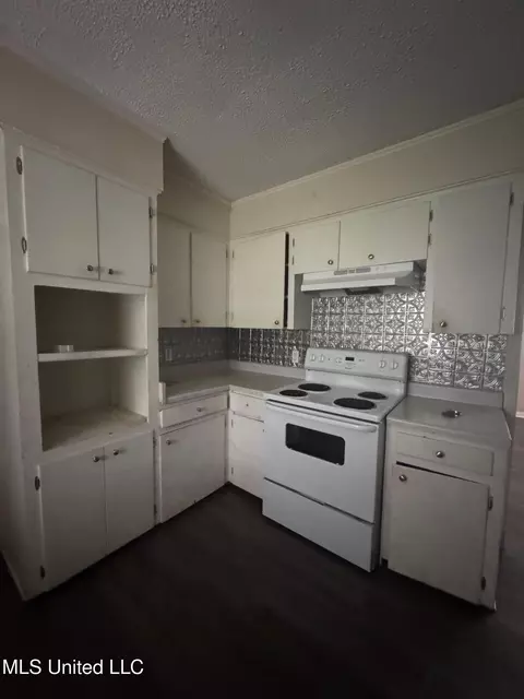 Kitchen - 1870 Wisteria Dr, Jackson, MS 39204 photo 1 of 1