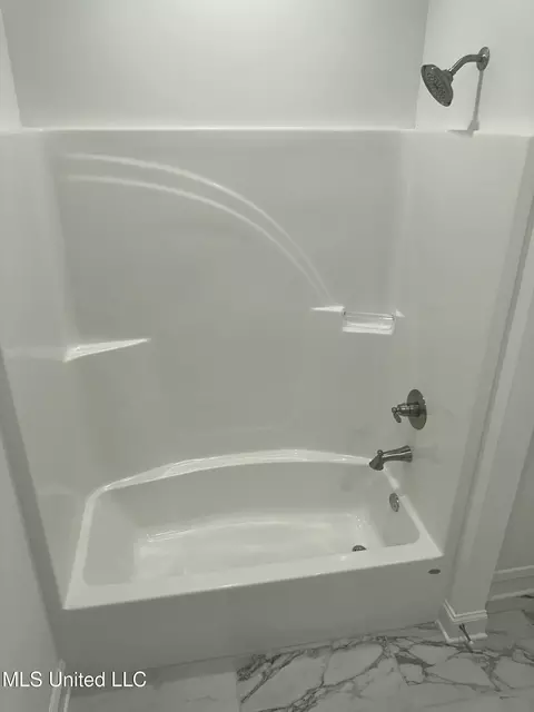 Bath - 448 Aurora Cir, Canton, MS 39046 photo 6 of 6