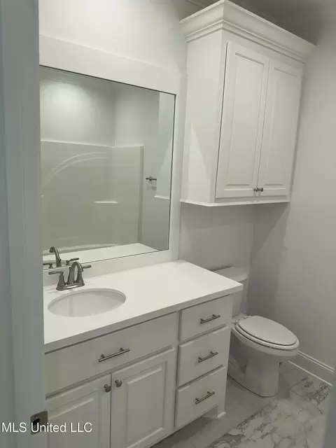 Bath - 448 Aurora Cir, Canton, MS 39046 photo 5 of 6