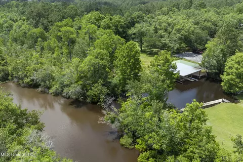 View/Area - 8113 Barron Rd, Moss Point, MS 39562 photo 8 of 11