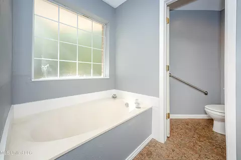 Bath - 8113 Barron Rd, Moss Point, MS 39562 photo 3 of 5