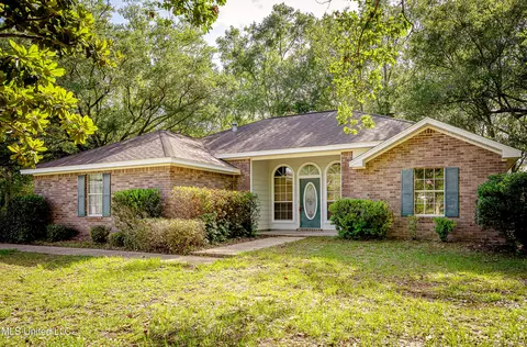 8113 Barron Rd, Moss Point, MS 39562