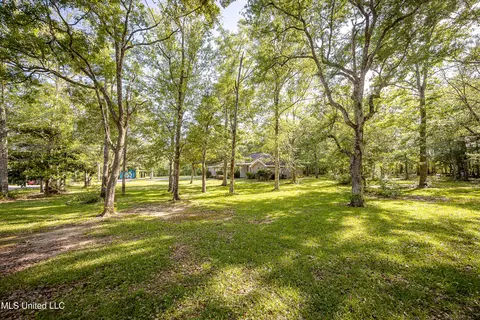 Exterior - 8113 Barron Rd, Moss Point, MS 39562 photo 13 of 32