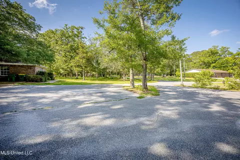 Exterior - 8113 Barron Rd, Moss Point, MS 39562 photo 19 of 32