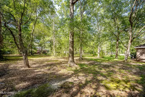 Exterior - 8113 Barron Rd, Moss Point, MS 39562 photo 9 of 32