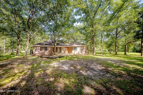 Exterior - 8113 Barron Rd, Moss Point, MS 39562 photo 7 of 32