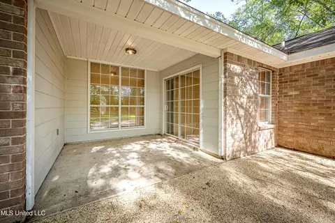 Exterior - 8113 Barron Rd, Moss Point, MS 39562 photo 6 of 32