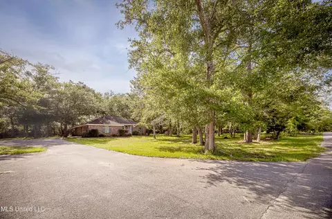 Exterior - 8113 Barron Rd, Moss Point, MS 39562 photo 28 of 32