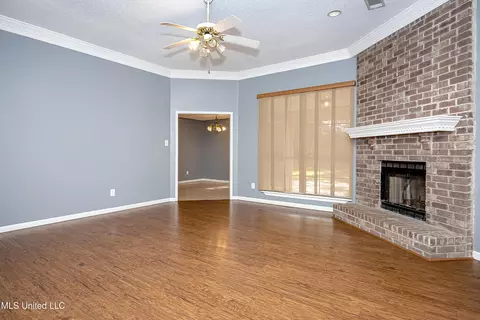 Living - 8113 Barron Rd, Moss Point, MS 39562 photo 2 of 6